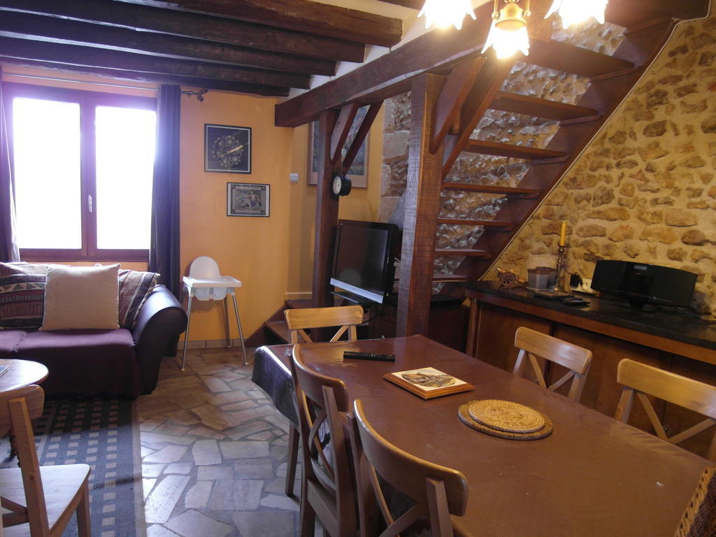 Les Chaumieres Du Chene Hotel Pouillé Room photo