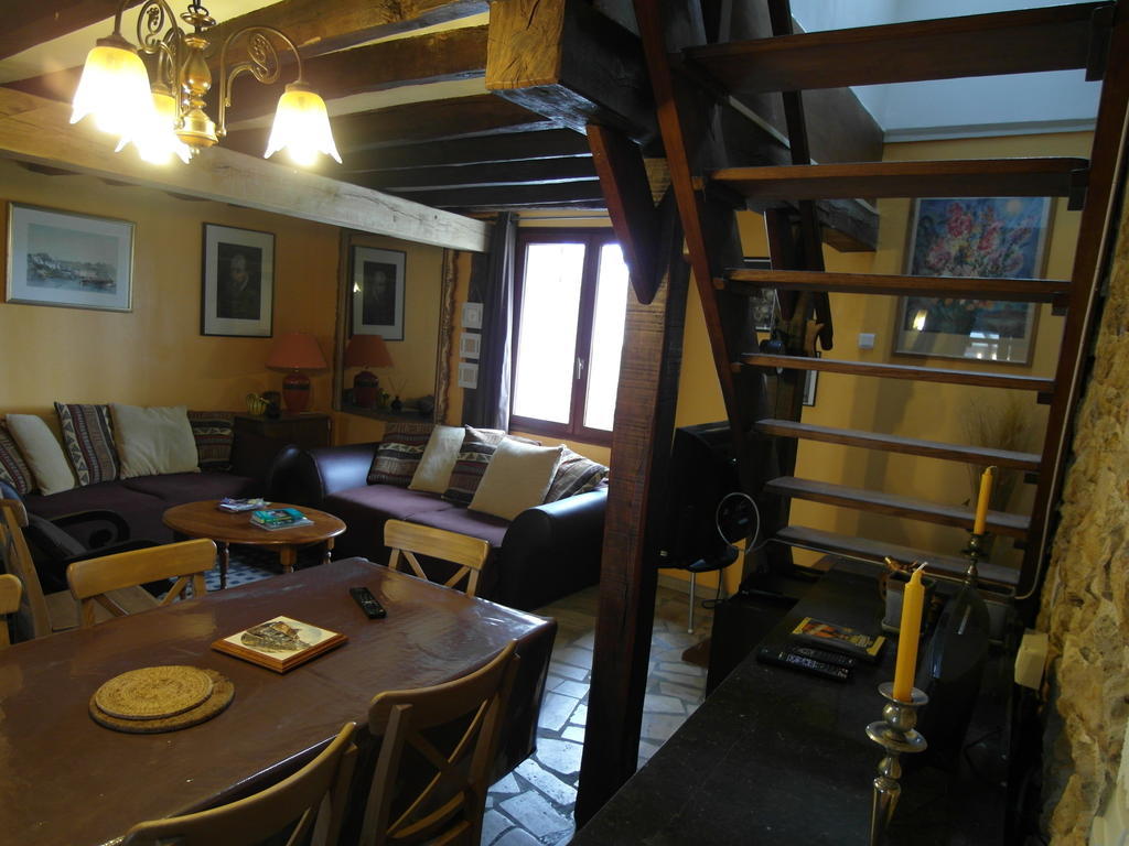 Les Chaumieres Du Chene Hotel Pouillé Room photo